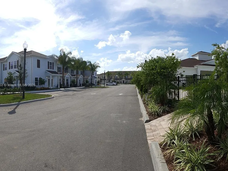 8967 Shine Dr — Photo 9