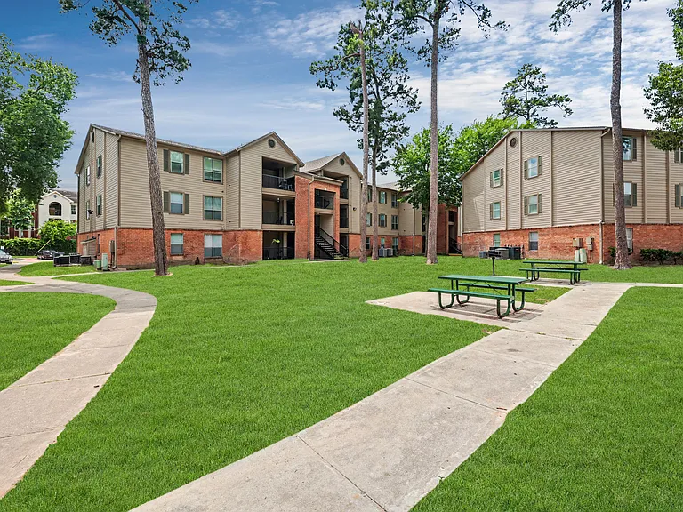 The Retreat at Spring Apartments — Photo 20