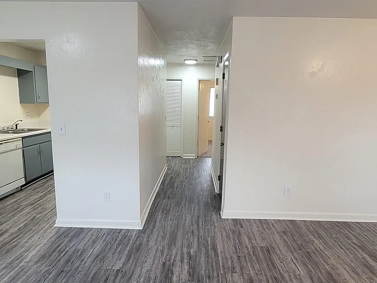303 S Lipona Rd #101 — Photo 6
