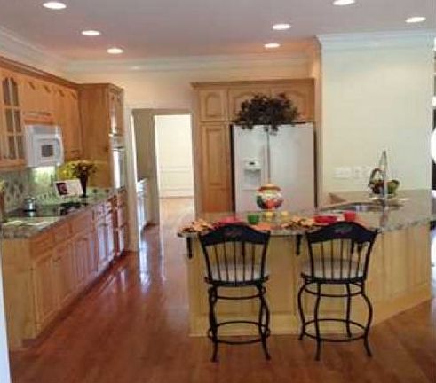 4th image of 175 Greenlawn Dr