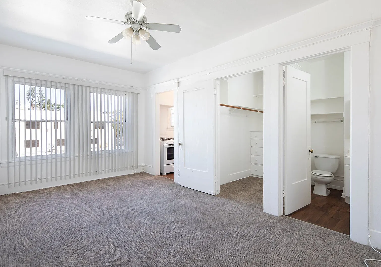 Windsor Apartments — Photo 2