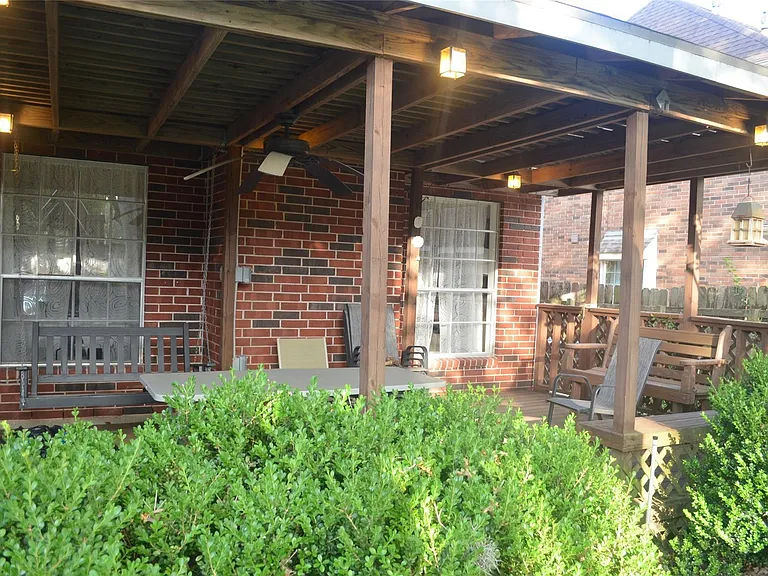 4635 Meadow Green Dr — Photo 6