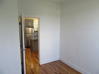 Rented by Lucky Apt Inc