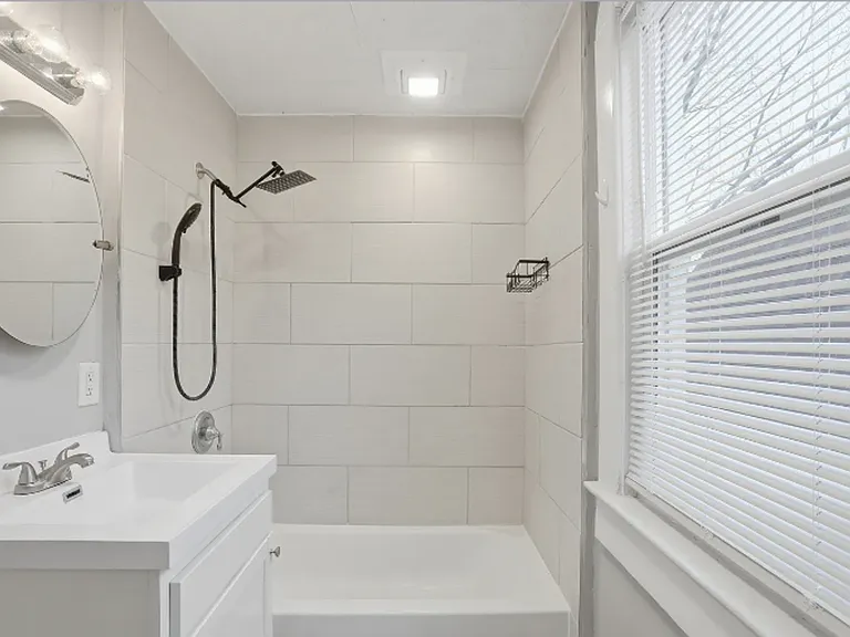 931 N Oakland Ave — Photo 18