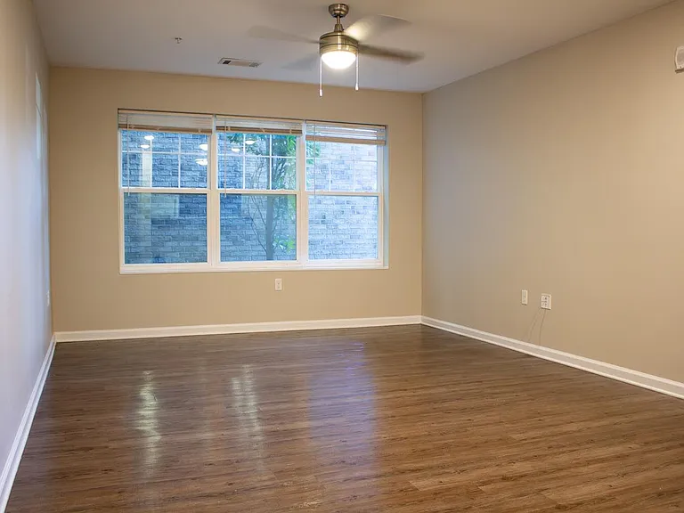 Adair Court — Photo 14
