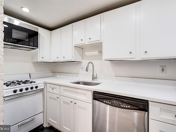 5th image of 813 Maryland Ave NE