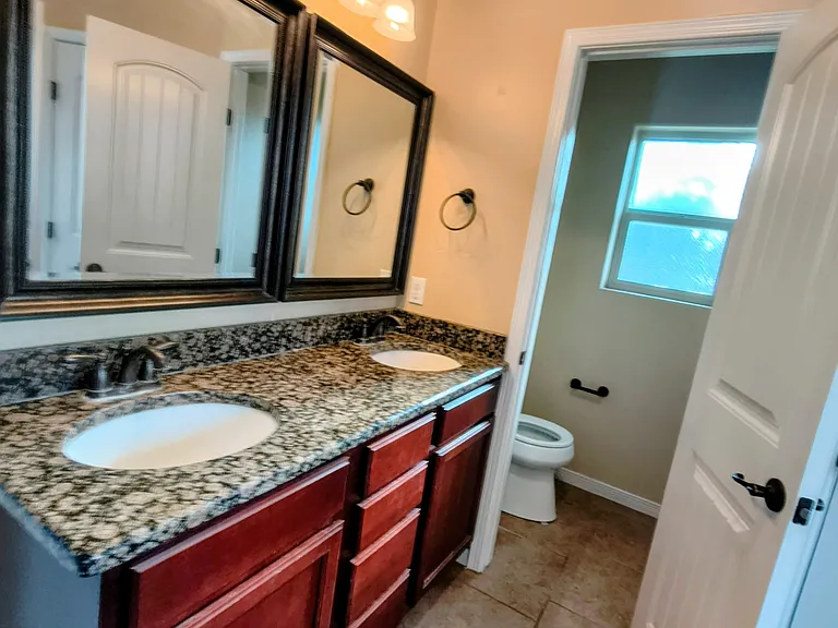1813 Denise Dr — Photo 4