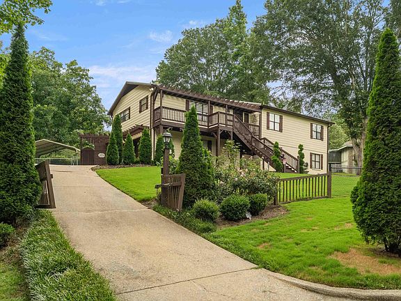 3rd image of 7365 Thomas Hall Dr