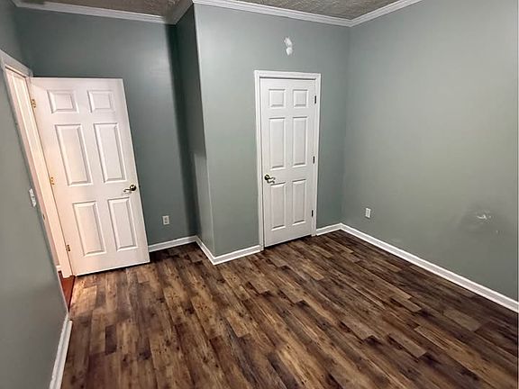 3rd image of 731 Manor Hills Rd