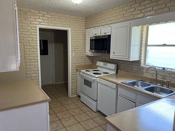 4th image of 611 Jamie Sue Dr