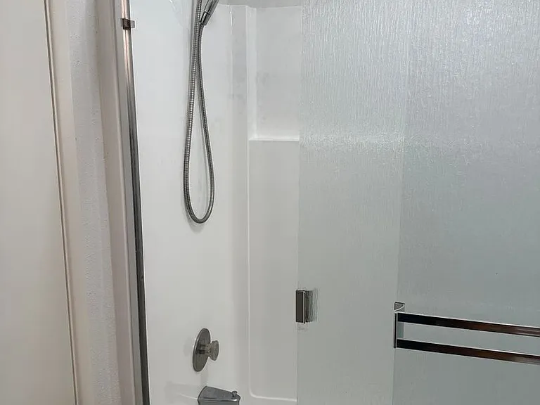 405 Stonewood Dr — Photo 20