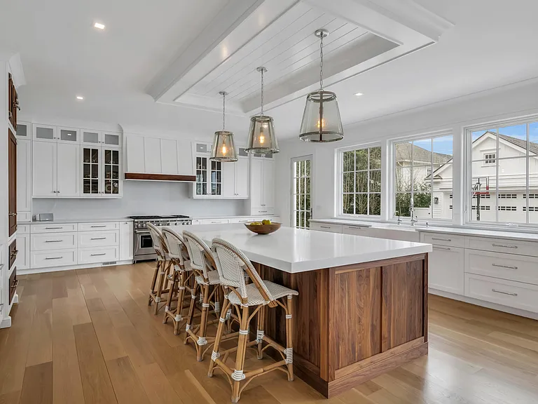 27 Tuttle Ave — Photo 15