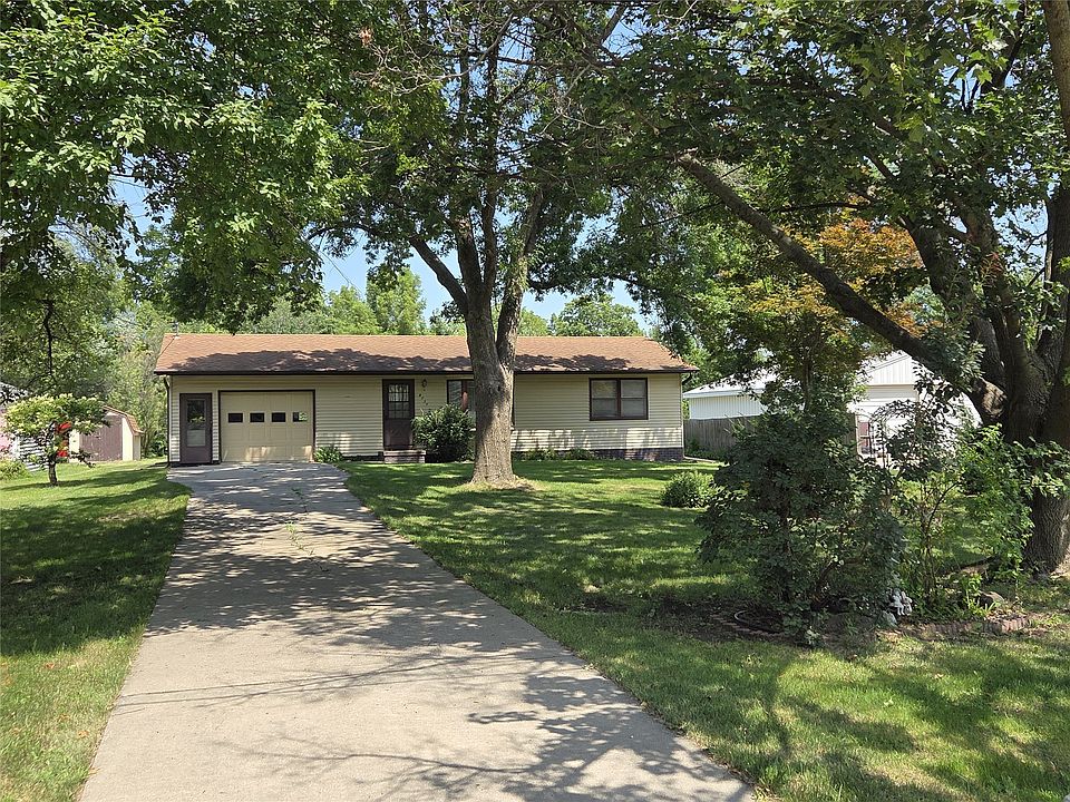 1st image of 2030 E Leland Ave