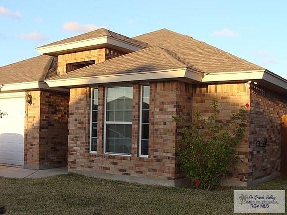 3rd image of 2413 Lexington Pl
