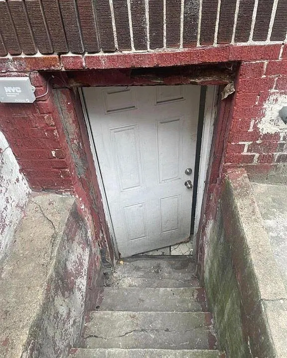 Building Photo 3