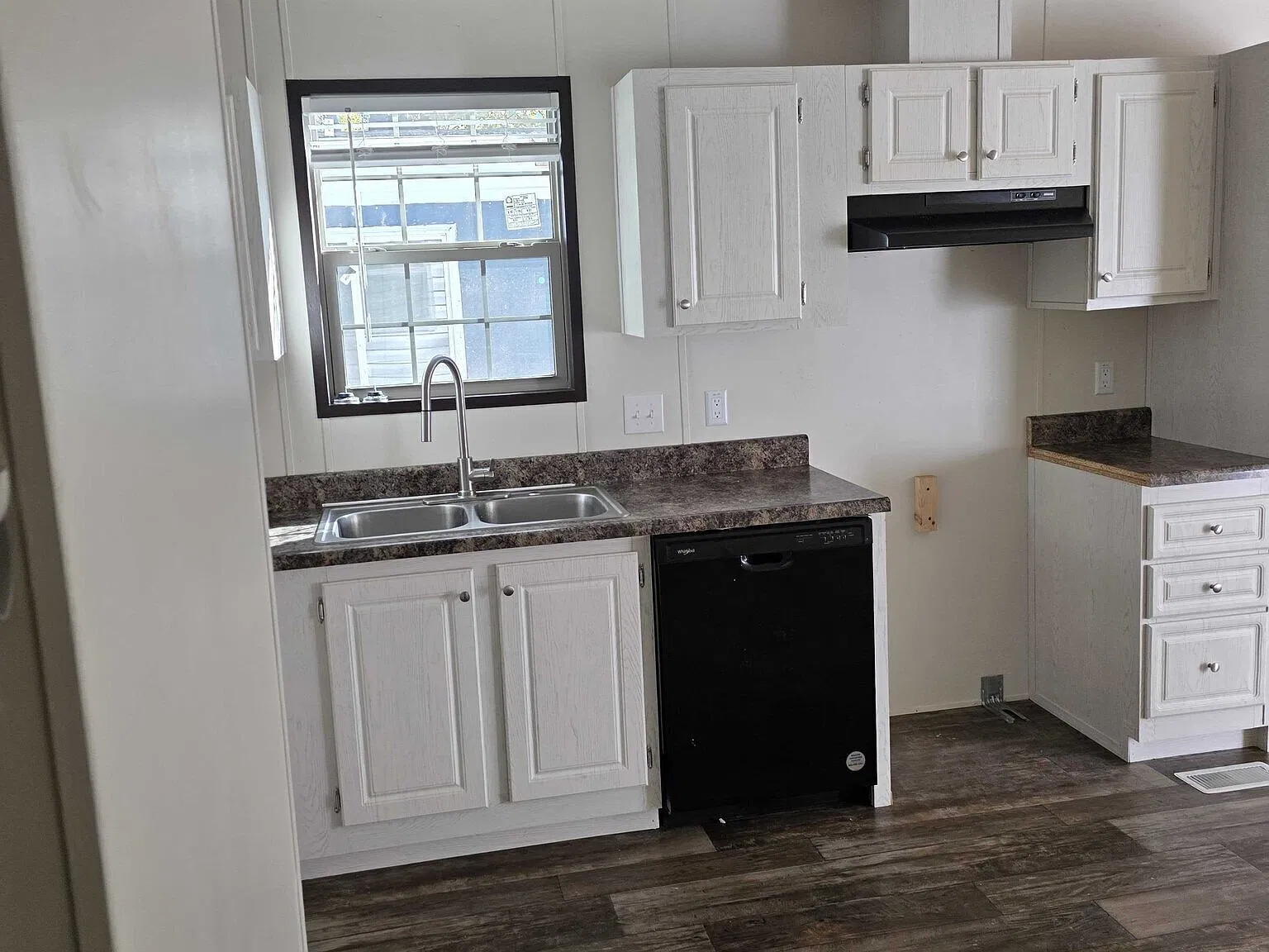 1 Bedroom 1 Bathroom Mobile home for sale — Photo 4