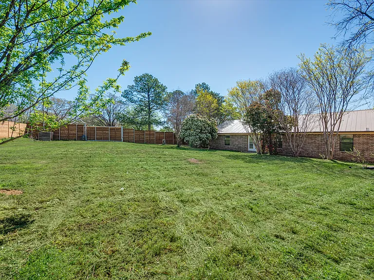 304 Oak Dr — Photo 20