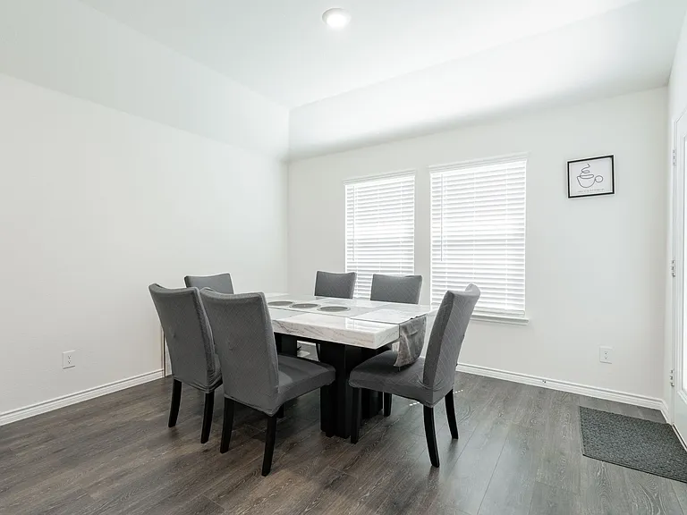 555 Delaware Rd — Photo 18