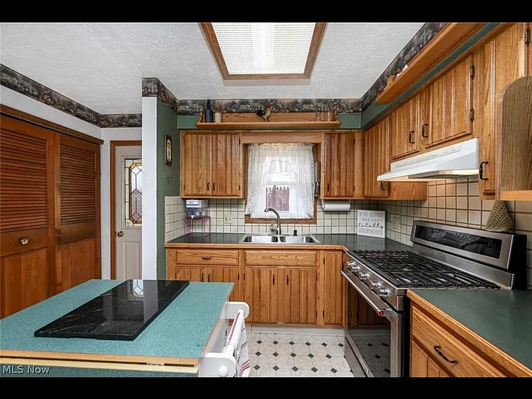 2839 Elmwood St — Photo 18
