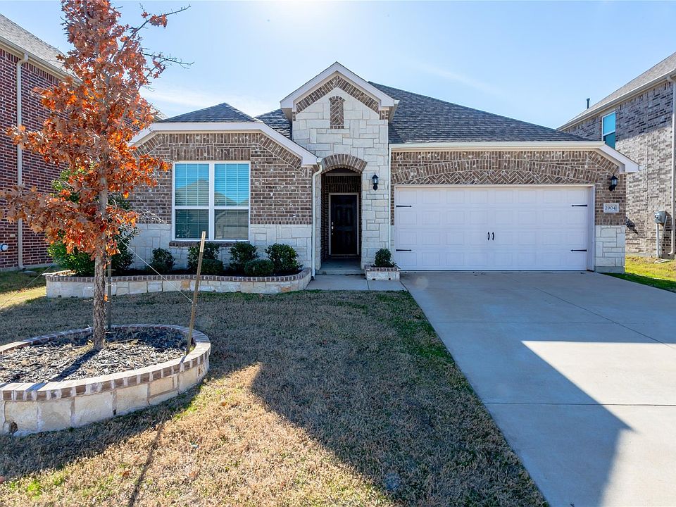 1st image of 2904 Redbud Ln