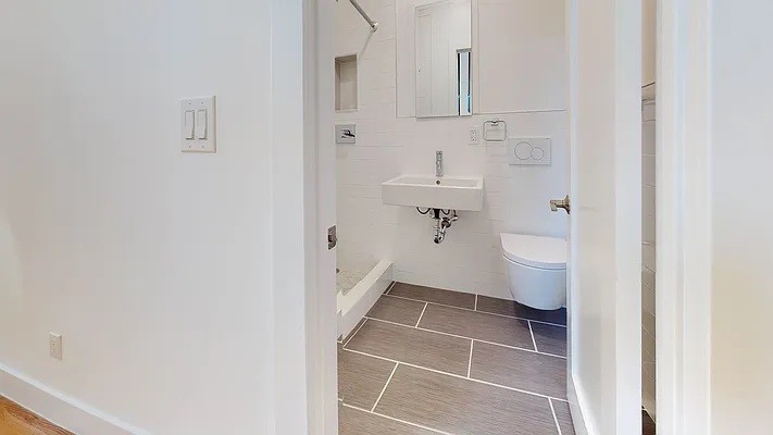 Rented by Bond New York | media 5