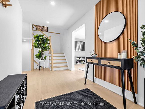 3rd image of 101 Meadowbank Rd