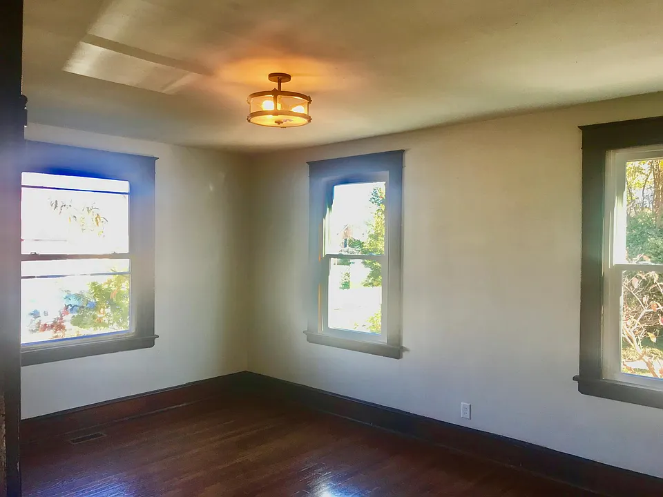 living room/ dining room