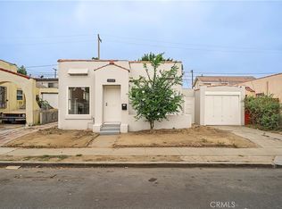1061 N Minerva Park, Long Beach, CA 90813