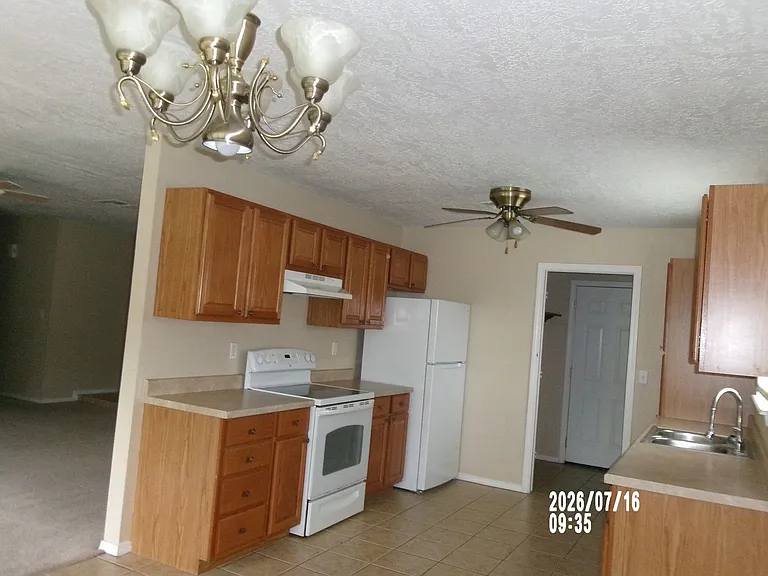 2717 NW 75th St — Photo 9