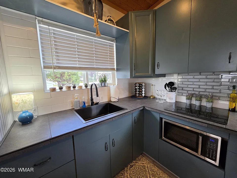 1412 Amanda Dr