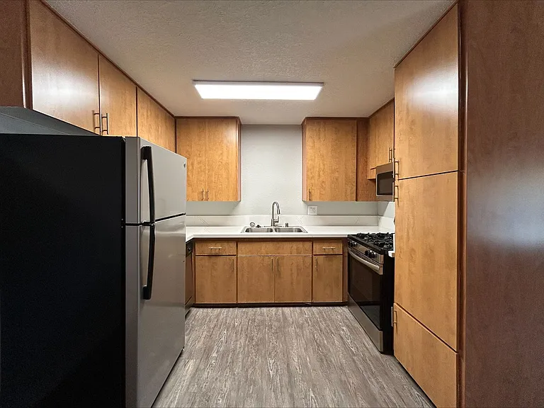 The Circle Apartments at Long Beach — Photo 88