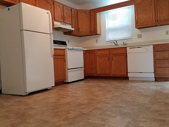 2nd image of 5106 Robin St #5106