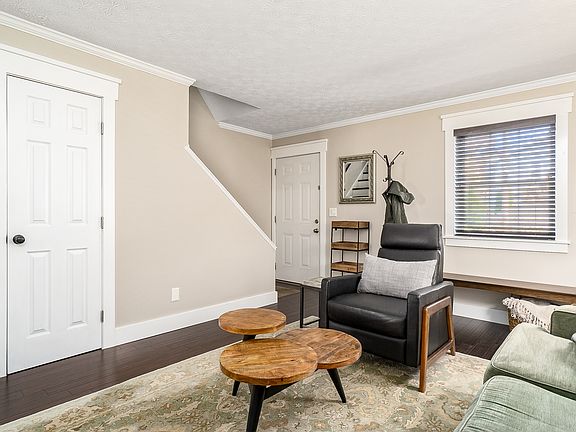 2nd image of 3042 Dorris Ave