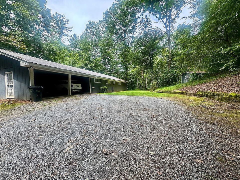 1st image of 372 Dogwood Dr