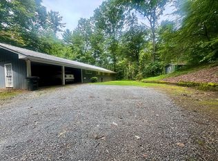 372 Dogwood Dr, Ellijay, GA 30540