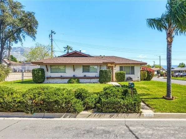 6662 Robinson Rd, Highland, CA 92346