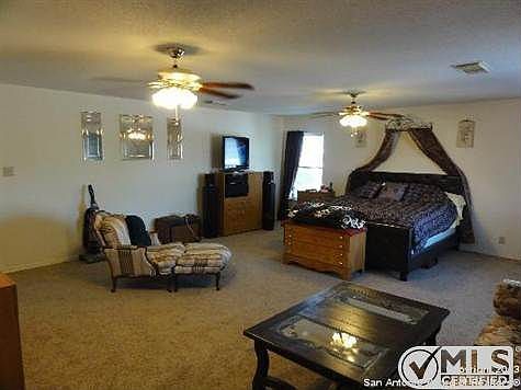 3rd image of 419 Stone Gate Dr