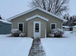 317 Lewis Ave, Larimore, ND 58251