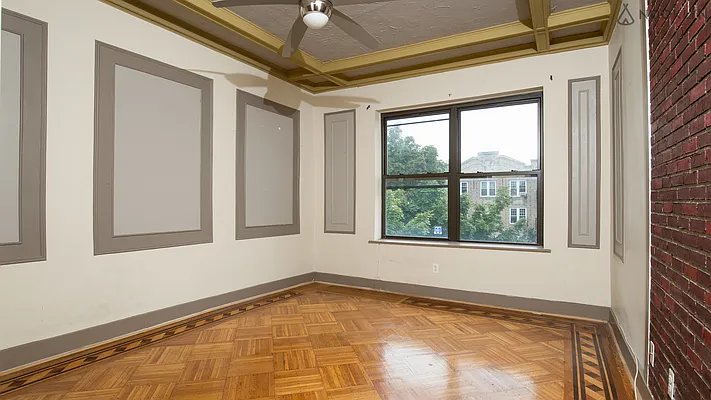 Rented by Nooklyn NYC LLC | media 8