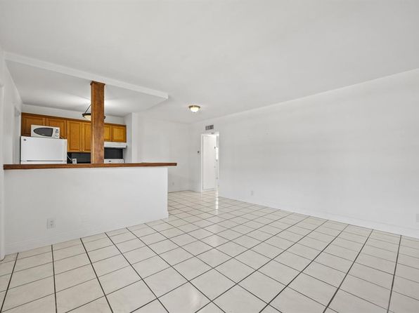 5050 Bayview Dr APT 9