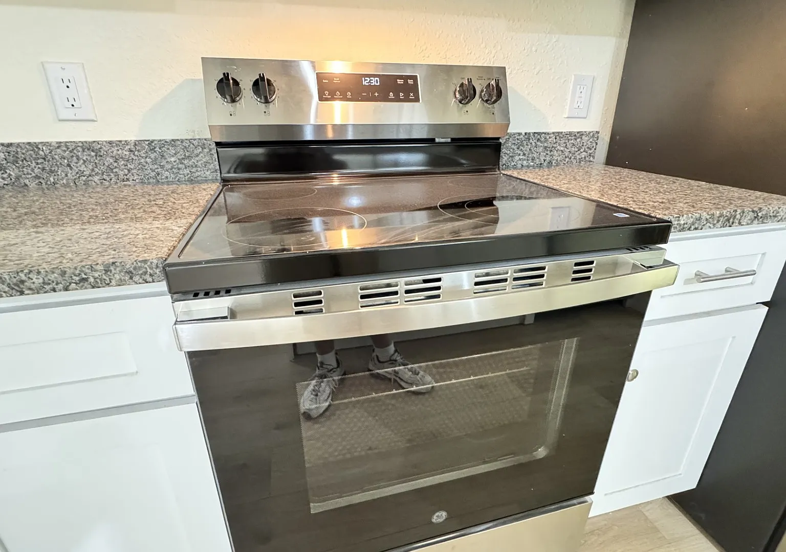 2 bed, 808 sqft, $1,395 — Photo 2