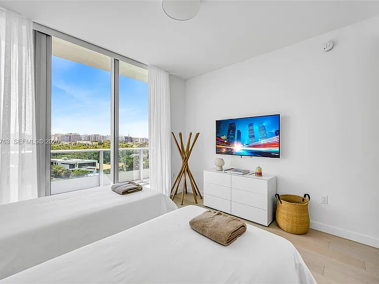 9201 E Bay Harbor Dr #Penthouse 809 — Photo 67