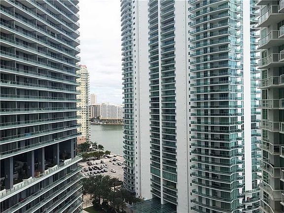 3rd image of 170 SE 14th St APT 2103