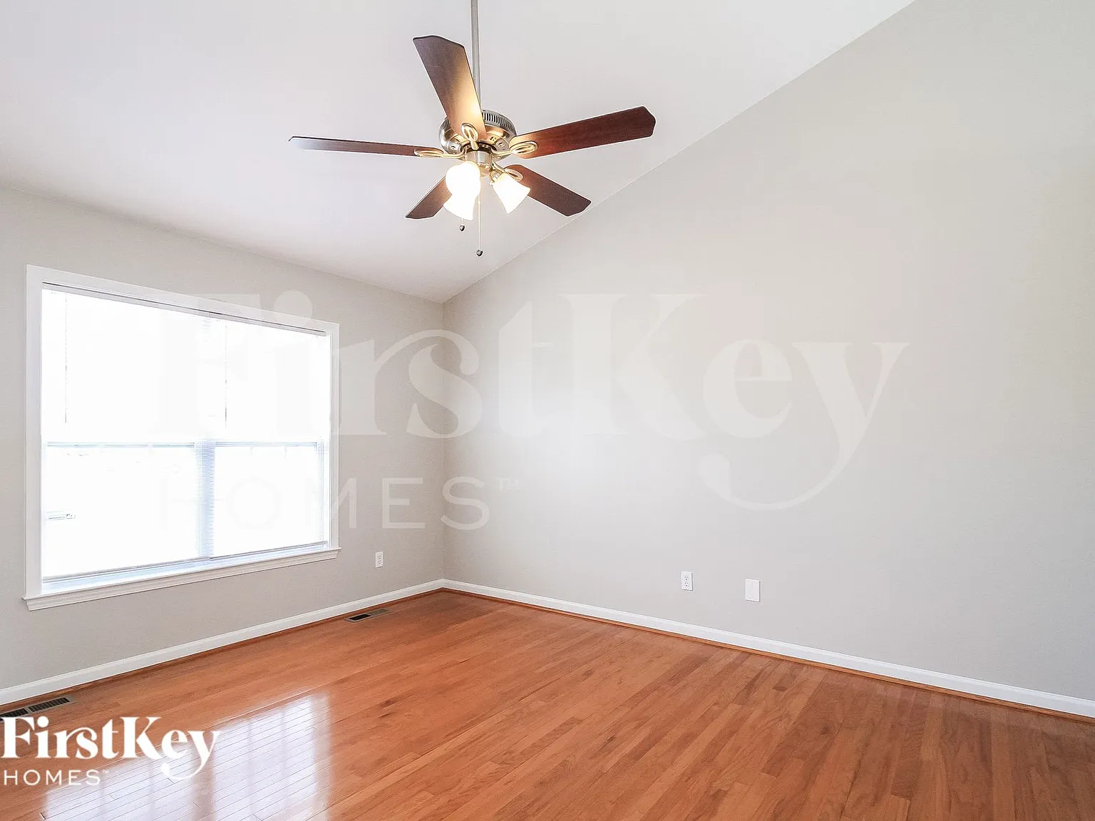 3 bed, 2.0 bath, 1412 sqft, $1,970 — Photo 3