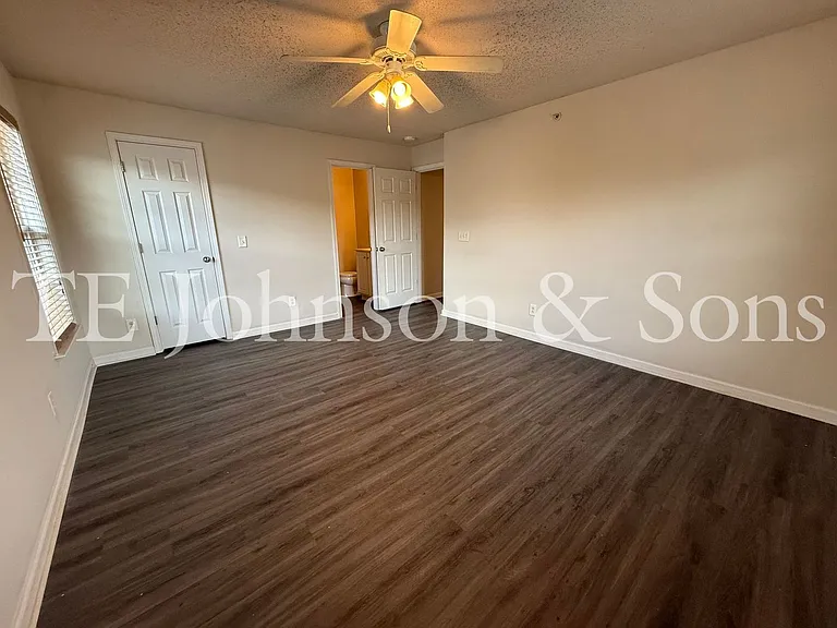 3761-301 Holmes Creek Pl — Photo 18