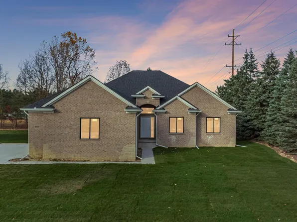 6519 Jamie Ln, Grand Blanc, MI 48439