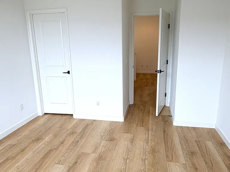 3rd Floor - South Bedroom