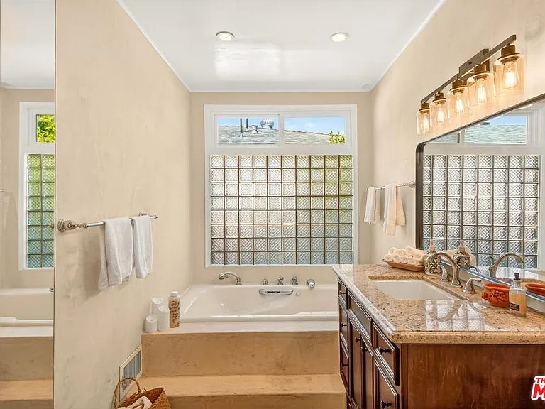 2940 Cardiff Ave — Photo 13