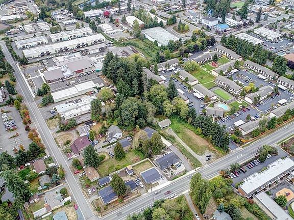 4th image of 6406 208th St SW