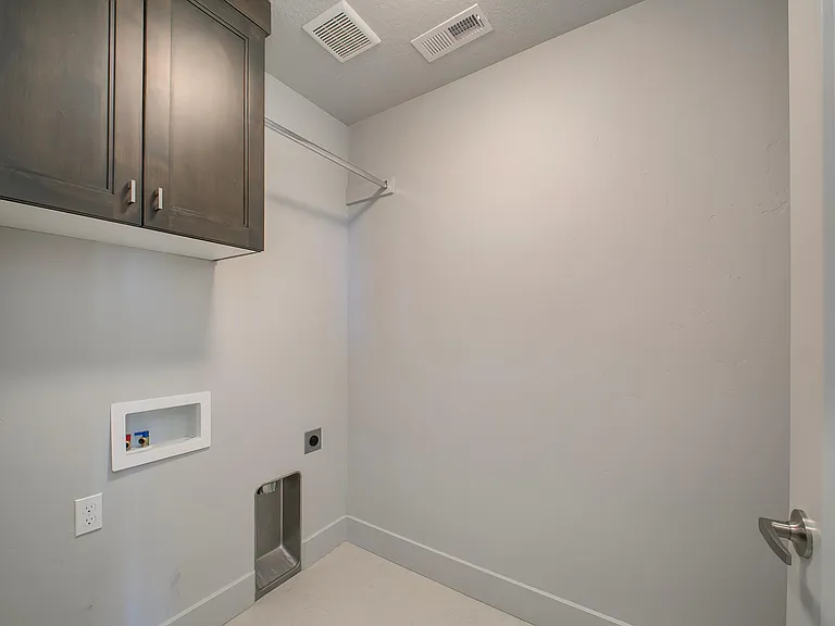 3961 E Parkcenter Blvd — Photo 25